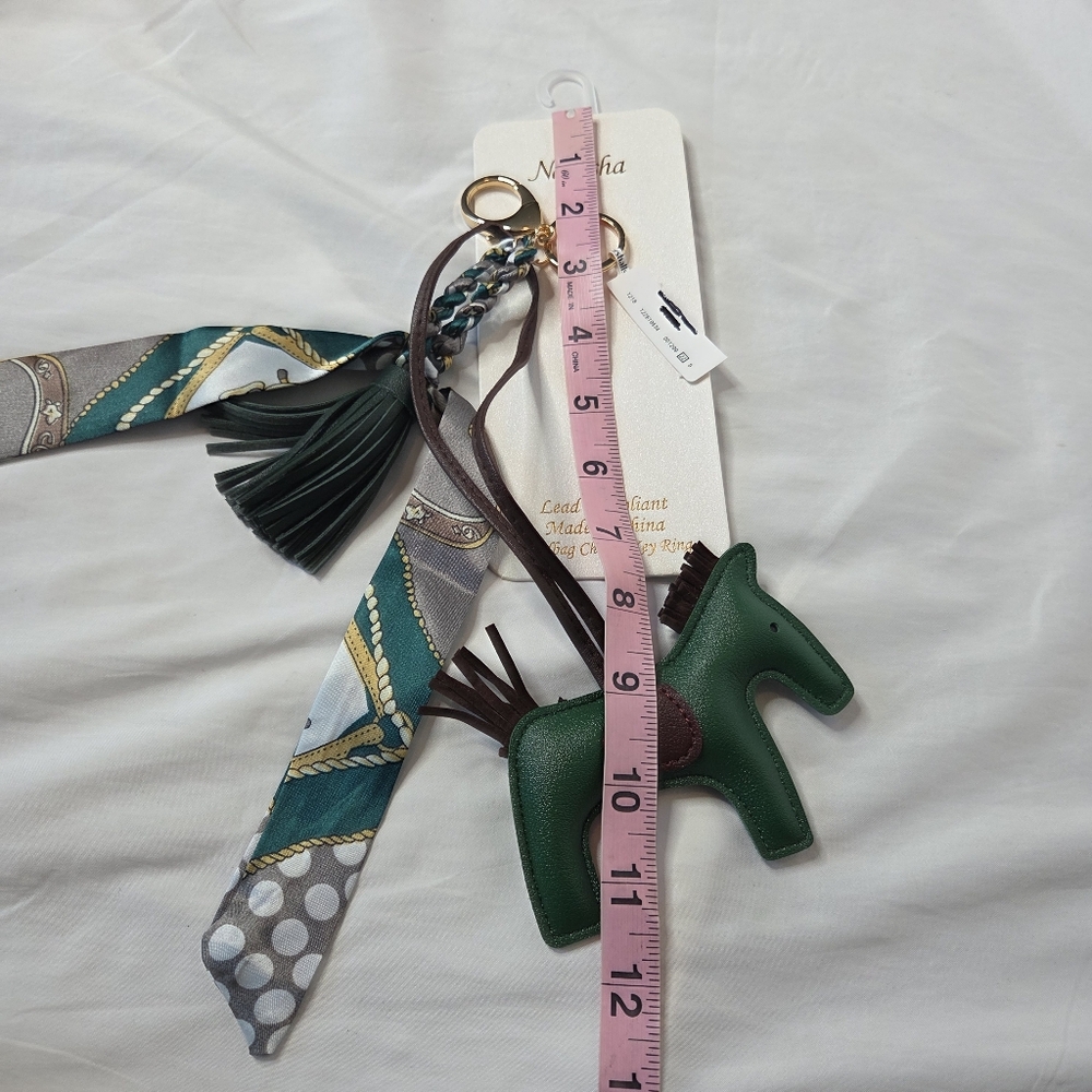 Natasha Green Horse Key Ring Charm Keychain - Picture 3 of 8